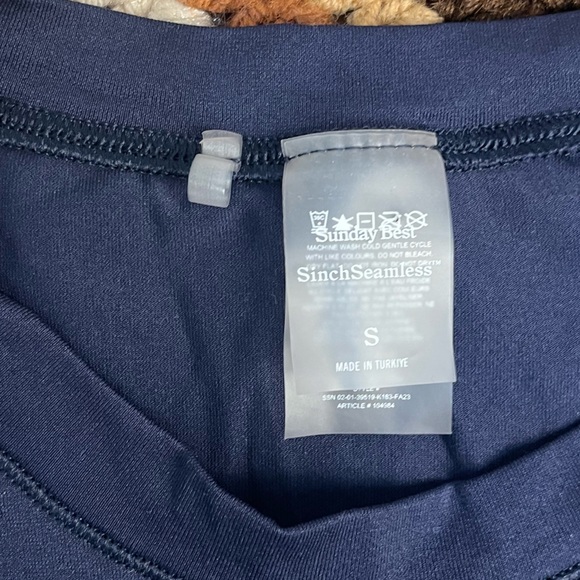 Sunday Best Sinch Seamless Dark Blue Crop Top Athletic Small - Picture 2 of 4